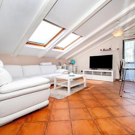 רוביני Apartment Camelia מראה חיצוני תמונה